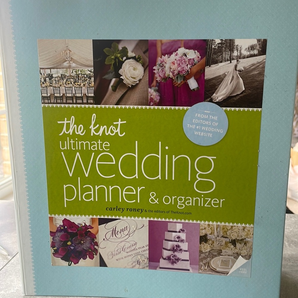 The Knot Ultimate Wedding Planner & Organizer Binder Edition